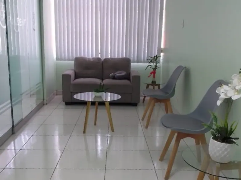 Interior del consultorio Planident en Lince